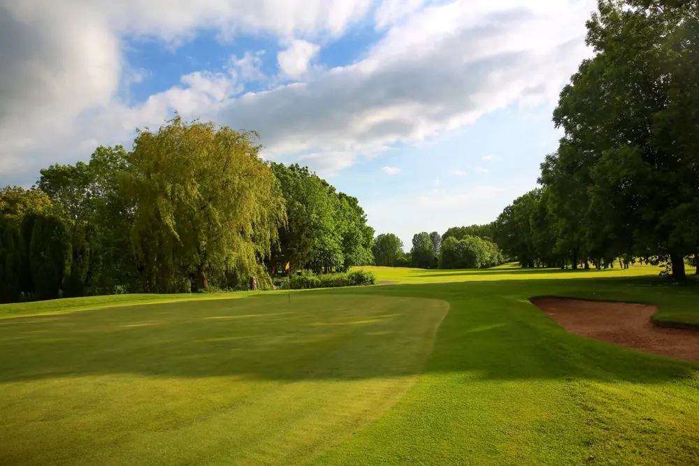Hill Valley Emerald Course